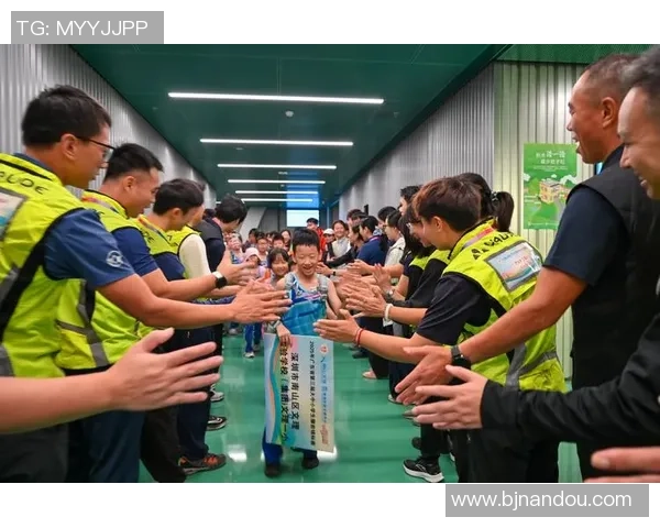 深圳攀岩队在全国攀岩比赛经验排行榜中荣获第六名的佳绩